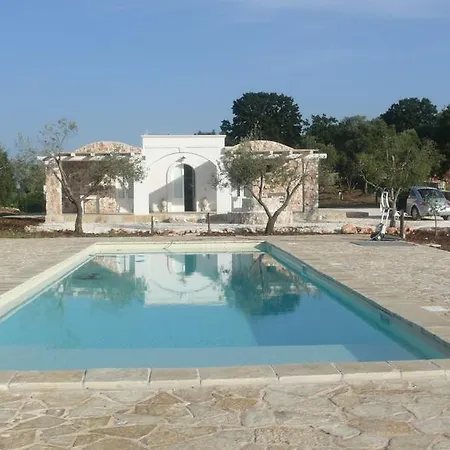 Il Trullo & La Lamia 오스투니